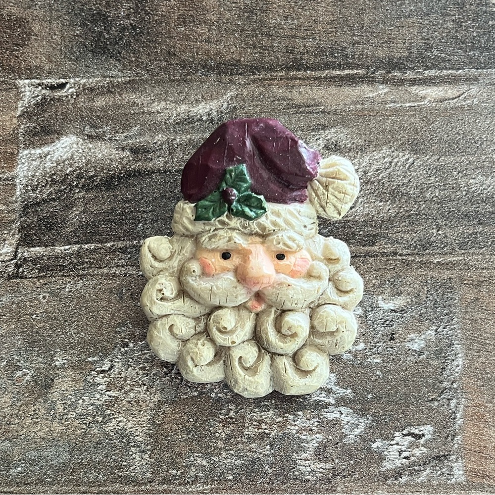 Vintage 80’s Santa Claus Brooch!